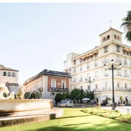 Apartamentos Rg Puerta De Jerez Seville Exterior photo